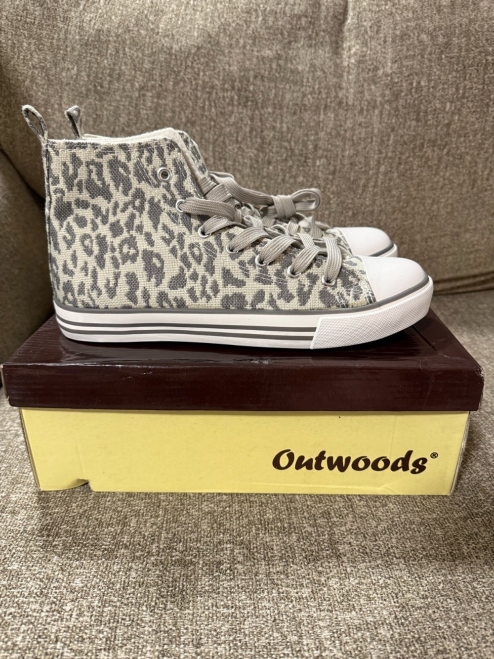 Outwoods Leopard-Pattern High Top Sneakers - Gray & White